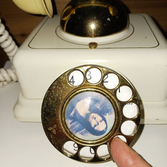 FINAL leavinVICTORIAN FRENCH STYLE ROTARY DESK PHONE Mona Lisa Center metal base - Picture 5 of 12